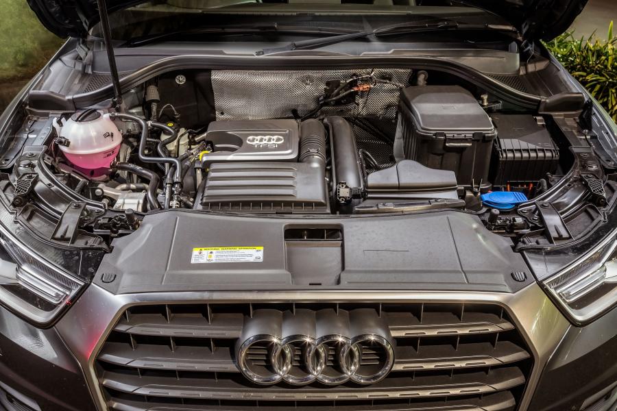 Моторный отсек Audi Q3 1.4 TFSI (8U) 2015 года  (AU) (фото 17 из 23)